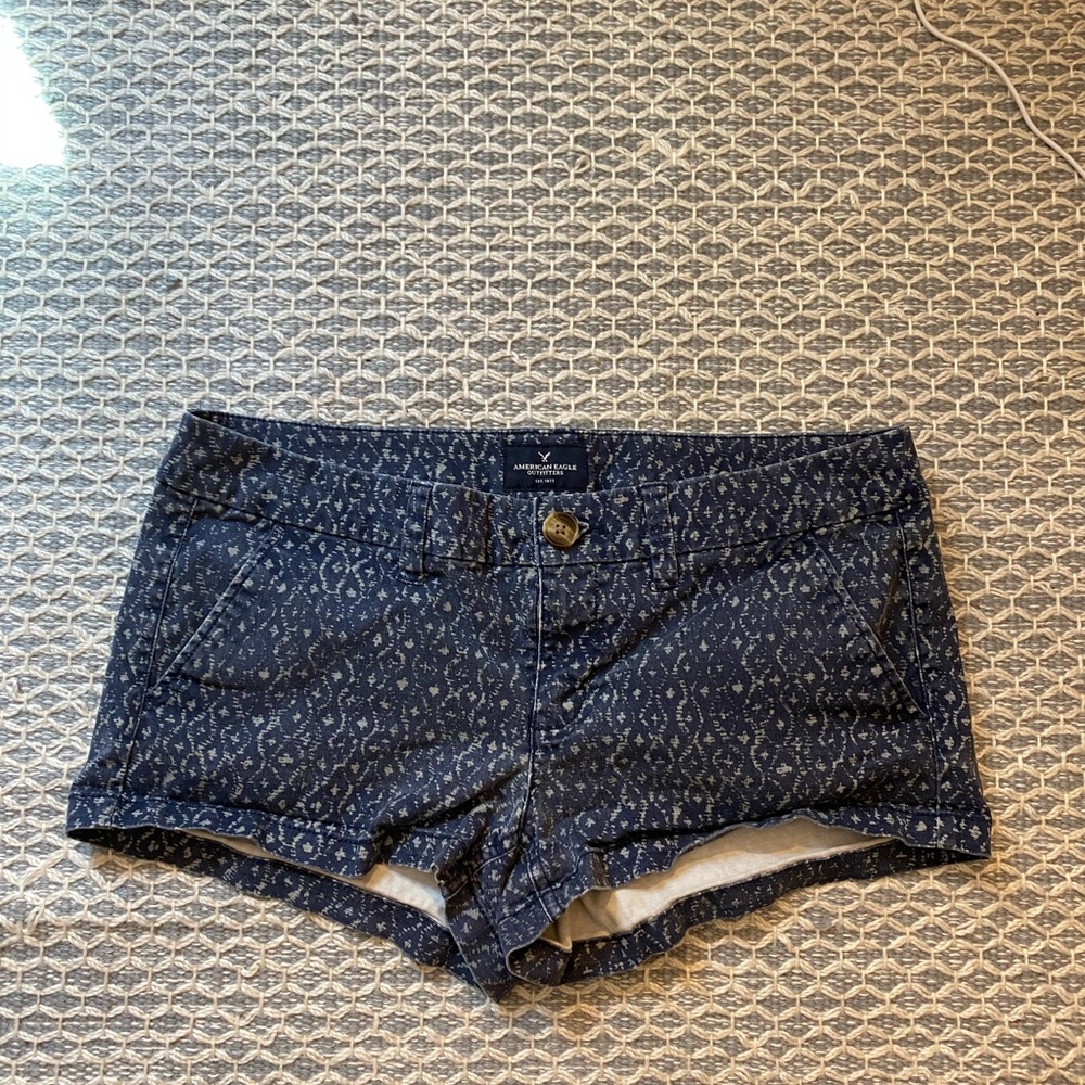 American Eagle khaki shorts